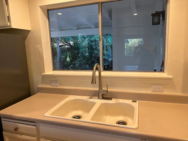 465 El Sueno Rd — Photo 5