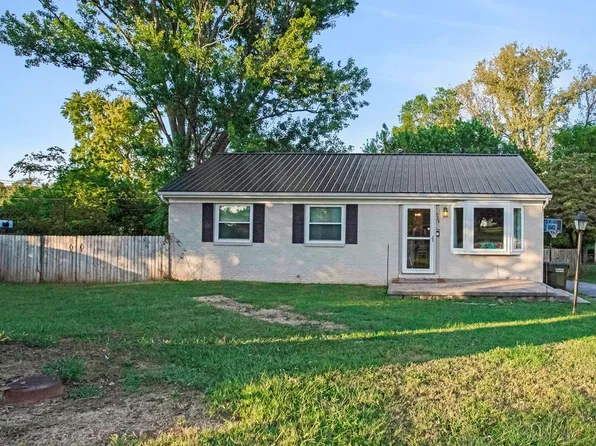 324 Wayside Dr, Hopkinsville, KY 42240