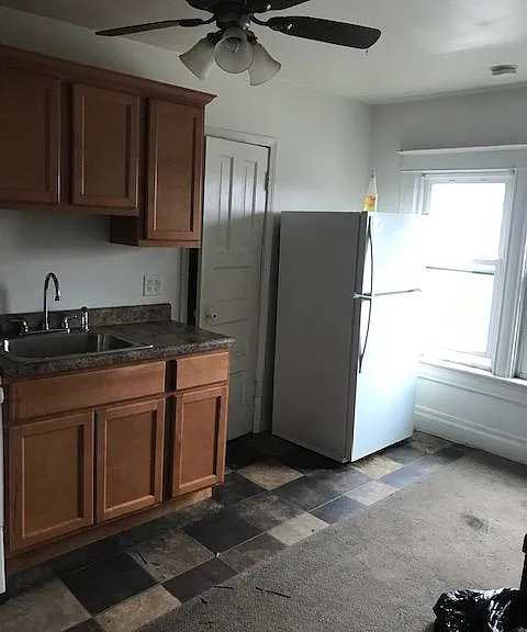 907 Washington St #D — Photo 5