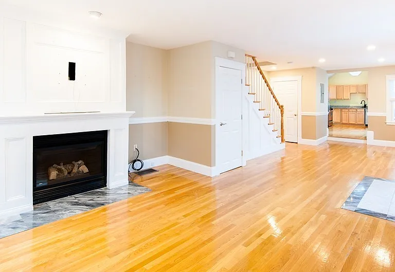 9 G St — Photo 2