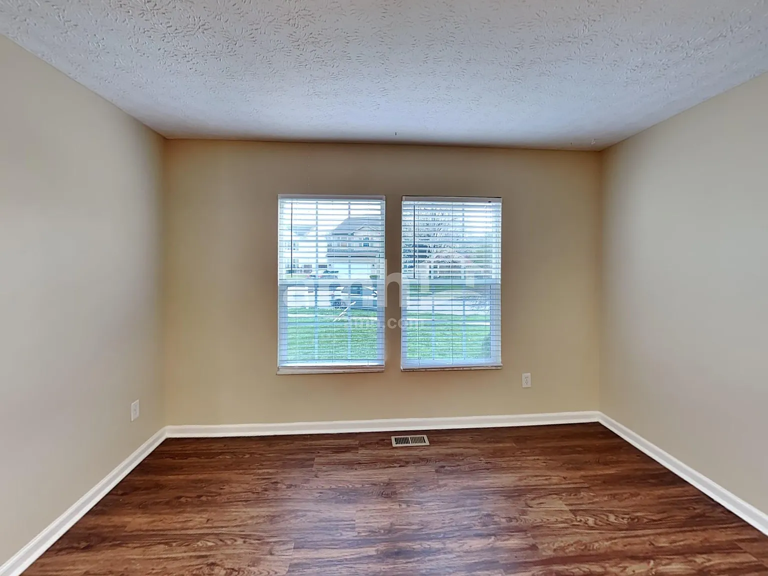 4 bed, 2.5 bath, 2129 sqft, $2,465 — Photo 4