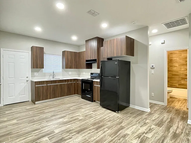804 Sunset Valley St #1 — Photo 9