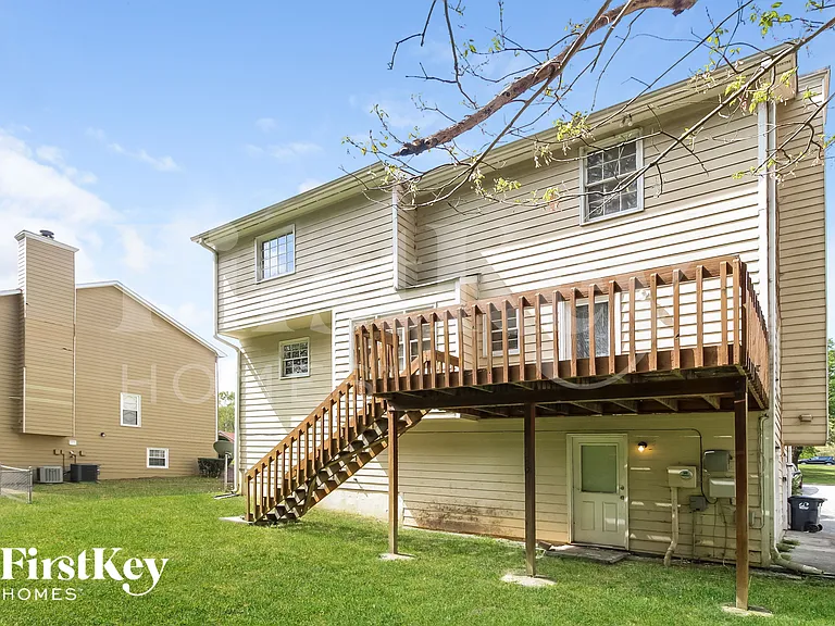 1845 Rockside Ln — Photo 18