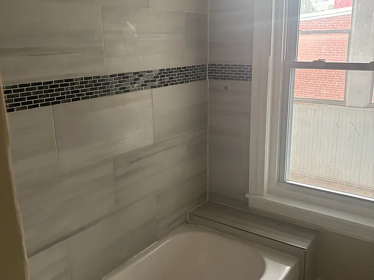1048 Elm St #2 — Photo 4