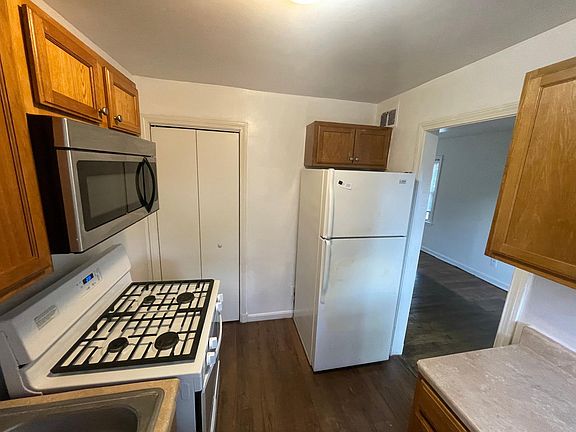 5th image of 2210 Huntington Ave #0