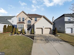 18 Colts Gait Rd, Marlton, NJ 08053