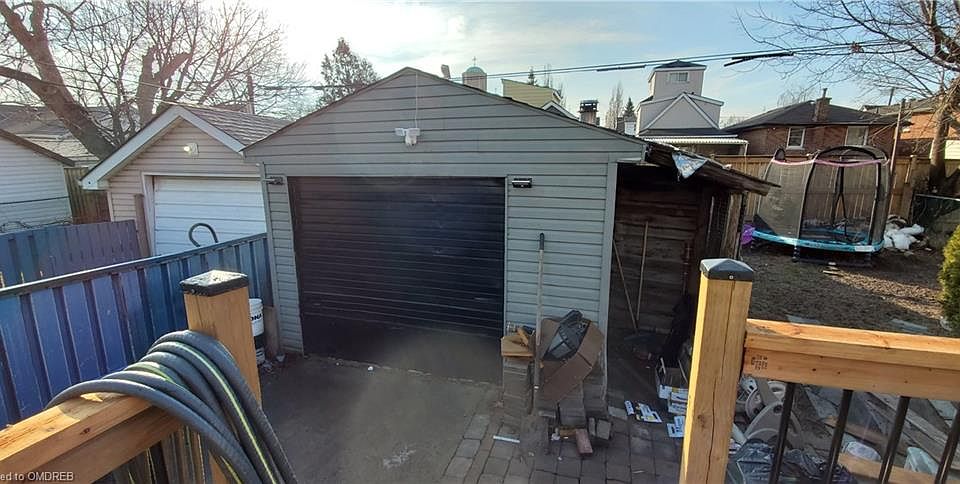 2nd image of 68 Vansitmart Ave