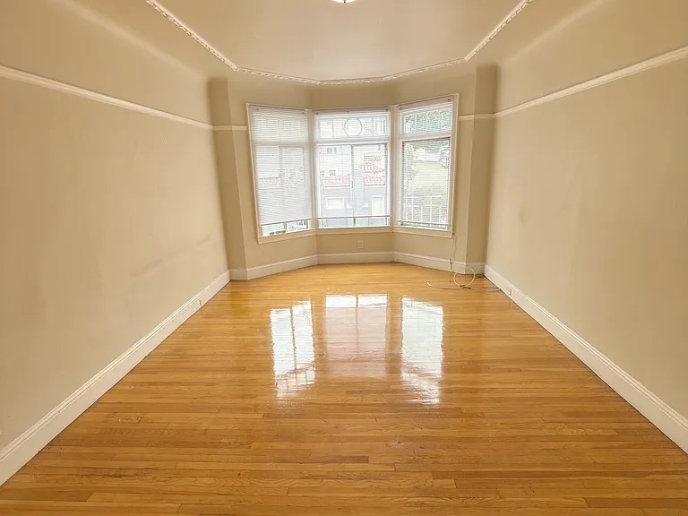 940 Bay St #1 — Photo 3