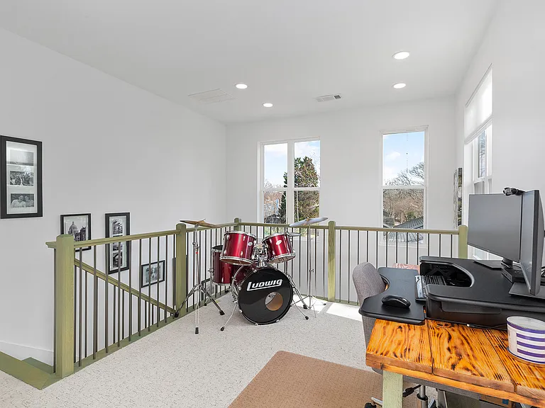 112 Wesley Ave NE #2 — Photo 6