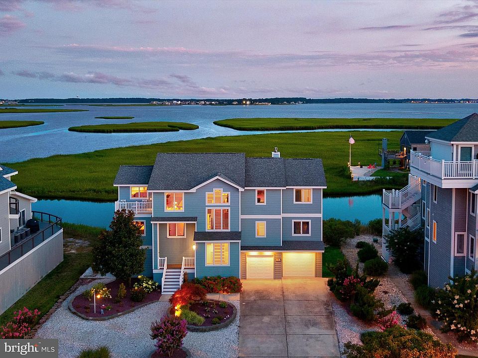 1st image of 10 S Shore Dr