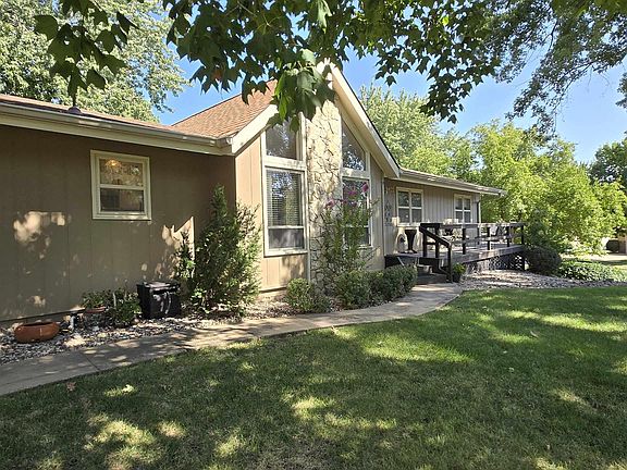 2nd image of 411 NE 16th St