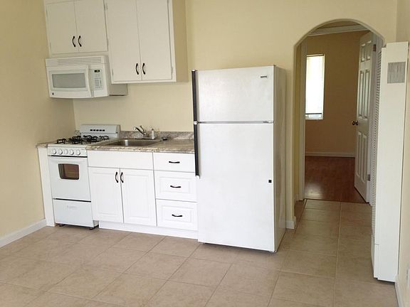 2nd image of 7614C Pacific Ave