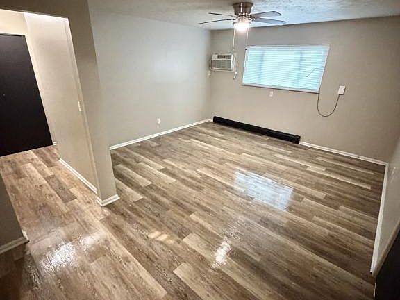 4th image of 831 Moyer Ave APT 2