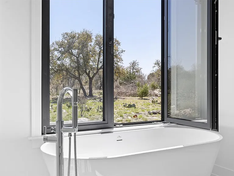 333 Spicewood Trails Dr — Photo 30