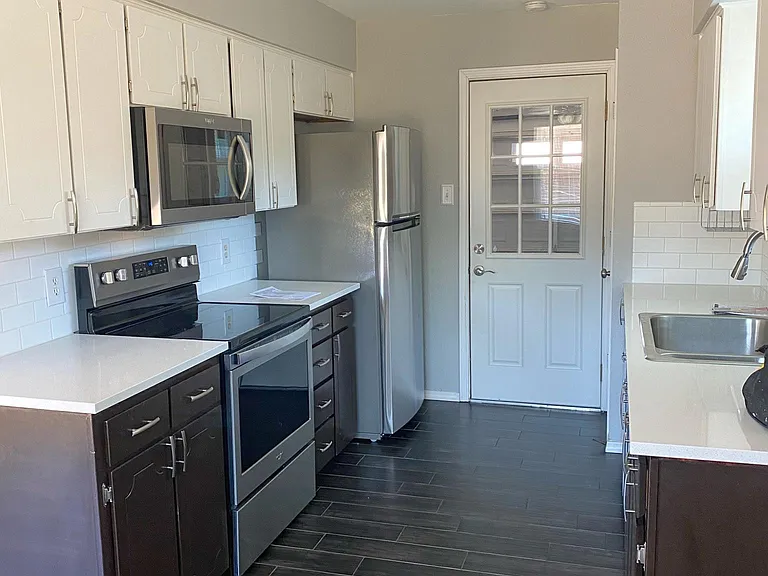 6304 Douglas Dr — Photo 8