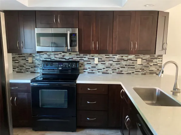 9374 SW 3rd St, Boca Raton, FL