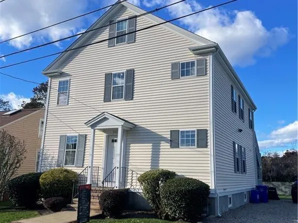 31 Garfield Ave #2, Bristol, RI 02809