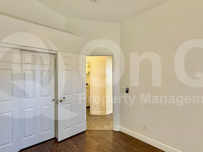 3242 E Bonanza Rd — Photo 11