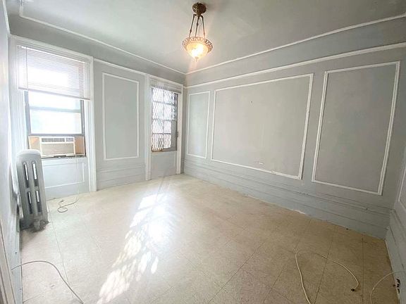 3rd image of 501 W 214th St #42