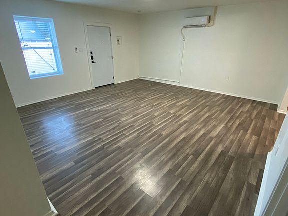 5th image of 5415 Buena Vista St Unit 2