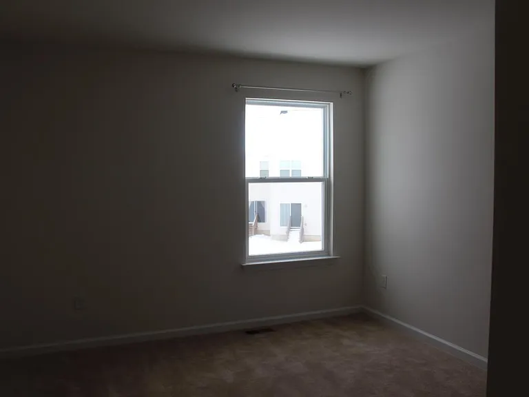 948 King Way — Photo 4