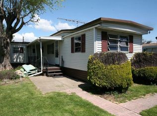 42 Lobin Rd, East Earl, PA 17519