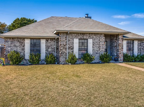 1119 S Pepperidge Dr, Lancaster, TX 75134