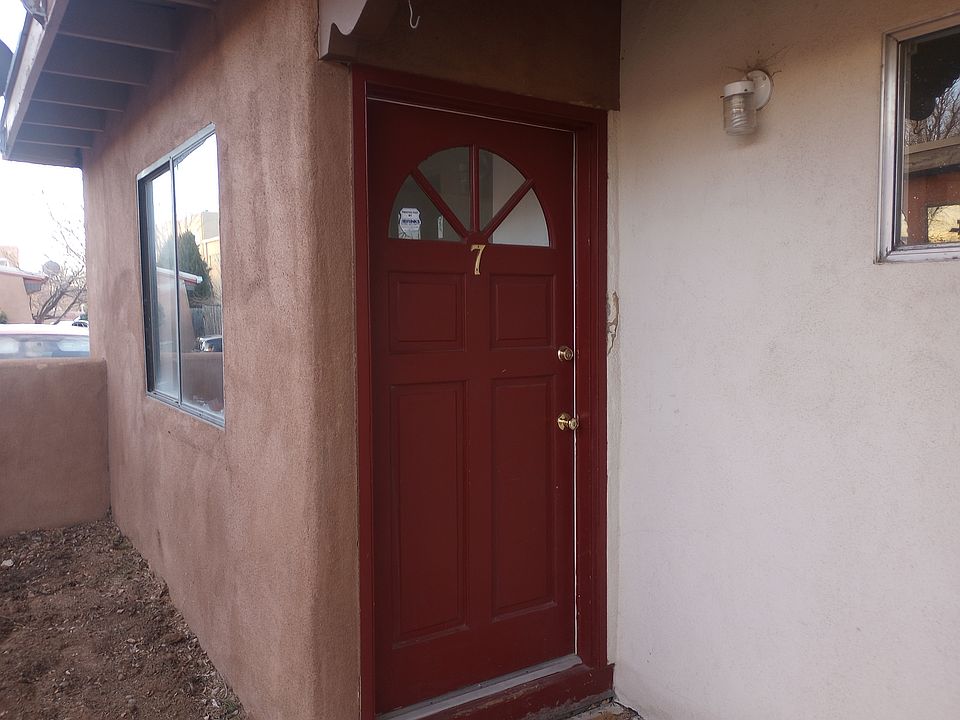 1st image of 811 Calle Saragosa