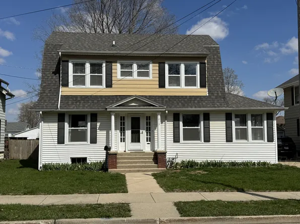 1013 W 3rd St, Dixon, IL 61021
