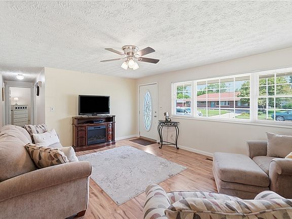 5th image of 2076 Lynpark Ave