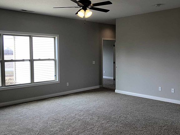 3rd image of 3370 Kensington Ct