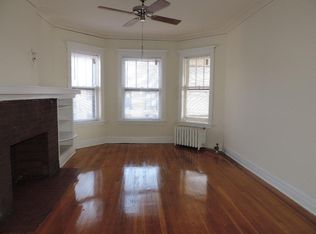 903 Main St APT 2, Evanston, IL 60202