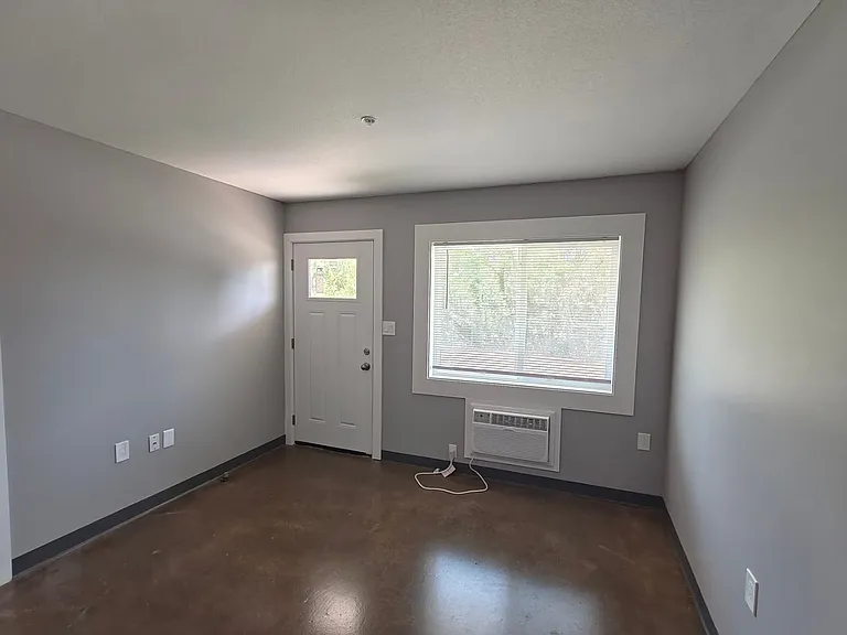 1336 N Walnut St — Photo 30