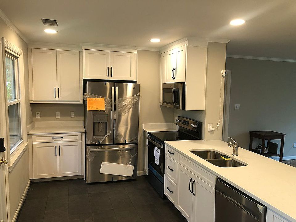 2nd image of 2343 Camelia Ct
