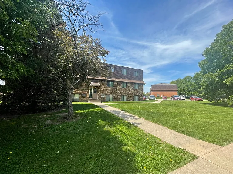 1305 Sunset St #8 — Photo 4