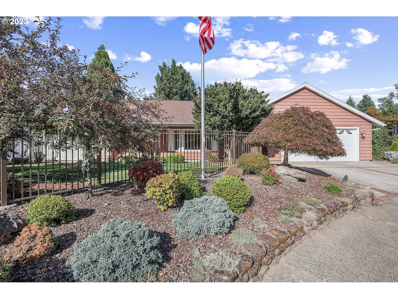 1513 Tara Ct photo 1
