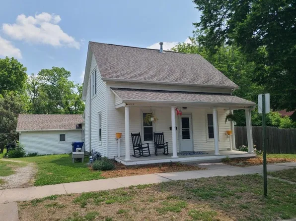 105 S Pine St, Lindsborg, KS 67456