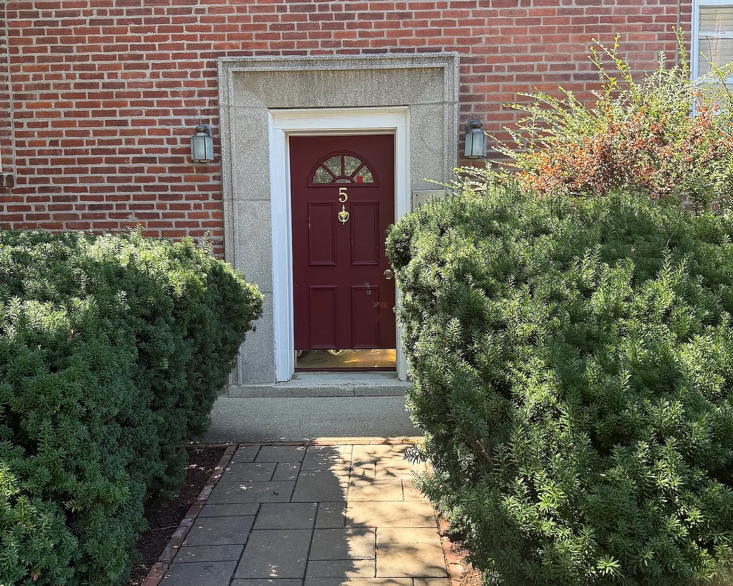 5 Alton Court — Photo 1