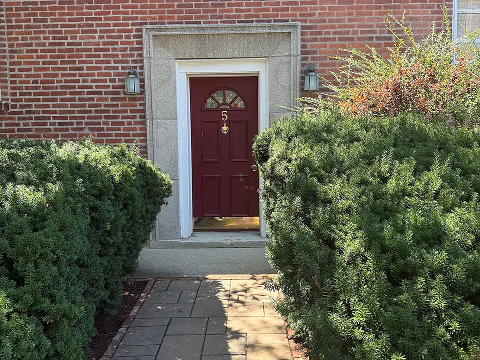 5 Alton Ct #2
