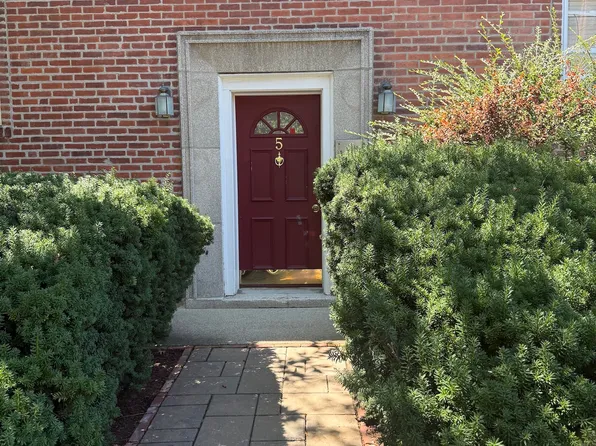 5 Alton Ct APT 2, Brookline, MA 02446