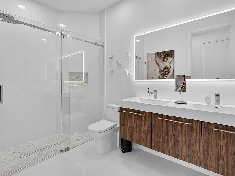 5372 NW 21st Ave — Photo 39