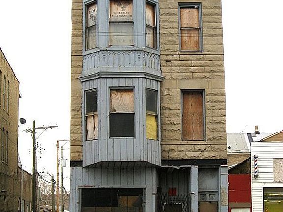 2nd image of 2649 W North Ave