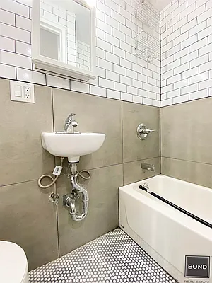 Rented by Bond New York | media 11