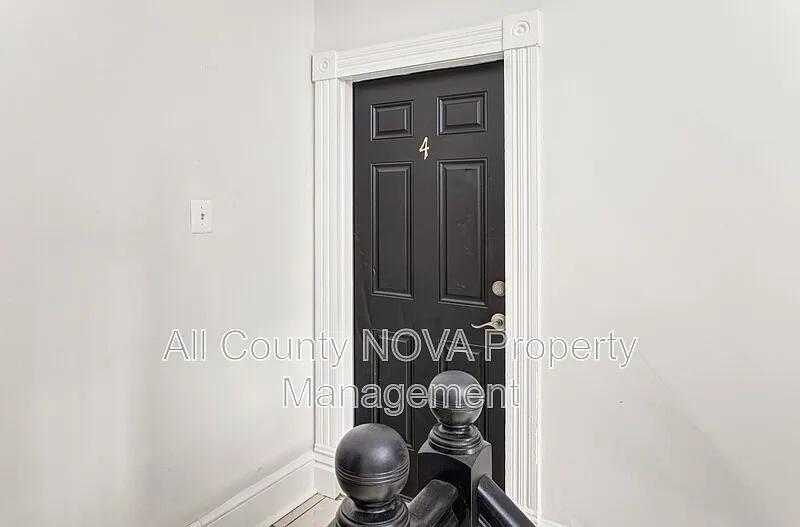 2 bed, 1.0 bath, 730 sqft, $1,725 — Photo 3