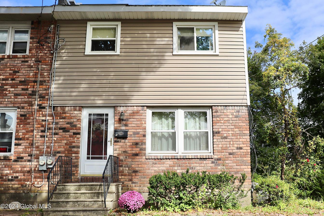 1st image of 43 Garland Court