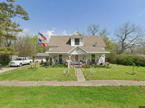702 S 5th St, Bonham, TX 75418
