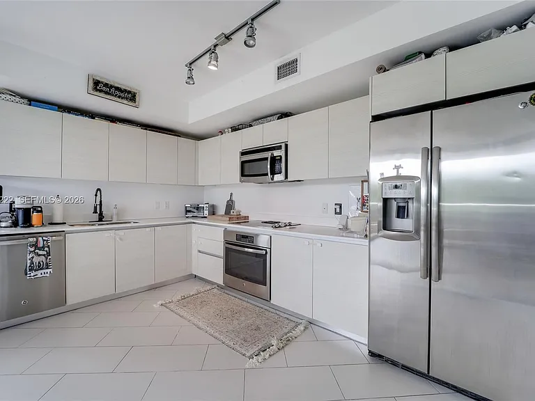 4250 Biscayne Blvd #301 — Photo 3