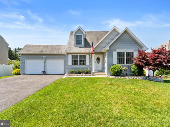 93 Weathervane Dr, Mount Royal, NJ 08061