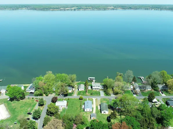 43193 Riverside Dr, Hollywood, MD 20636