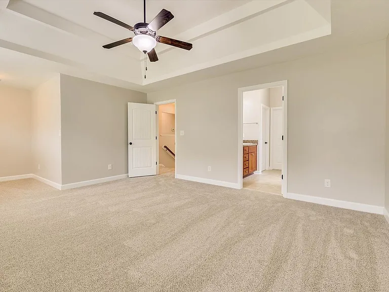 127 Radcliff Dr — Photo 31